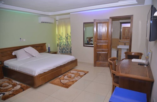 Lome Hotel | HOTEL LABASE 228