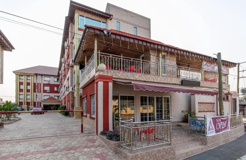 Teshie Hotel | Amazing Grace Hotel & Suites