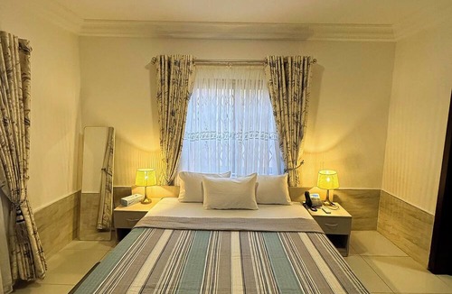 Accra Hotel | Barima Royal Hotel & Apartment