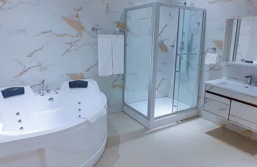 Ada Hotel | Heartland Hotel