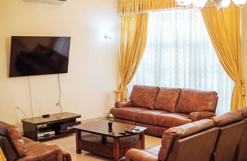 Accra Hotel | Eey Kay Booking Ghana