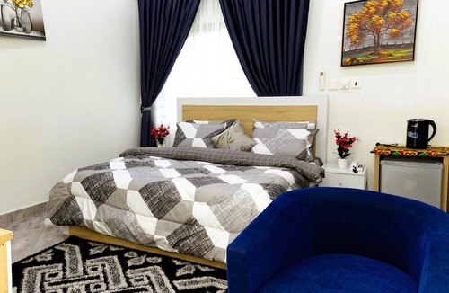 Kwabenyan Hotel | Firnic Luxurious Private Hotel
