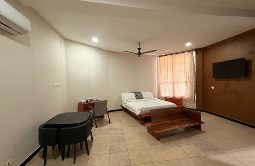Winneba Hotel | Gye Nyame Grand Beach Resort