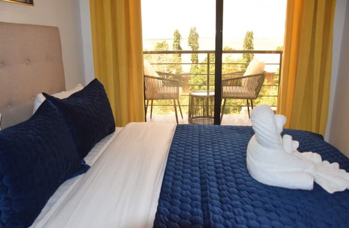 Tokuse Hotel | River Hills Hotel & Suites