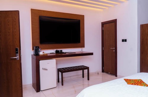 East Legon Hotel | Tchetche Hotel & Restaurant