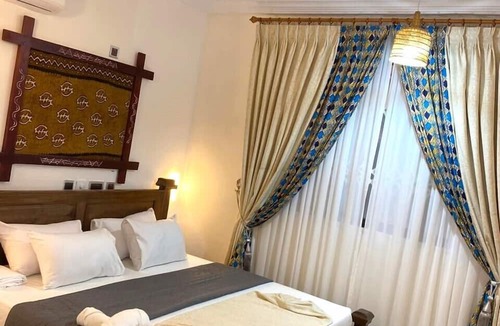 Kumasi House | Asantewaa Premier Hotel