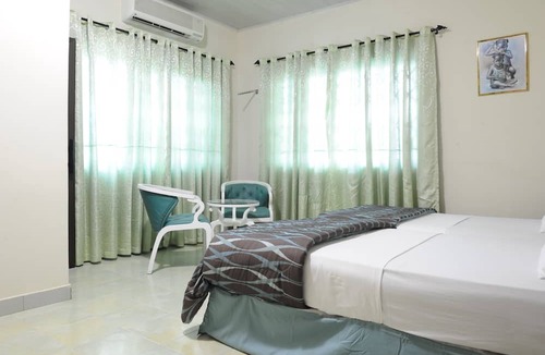 Obosomase Hotel | Mount Pleasant Inns & Apartment