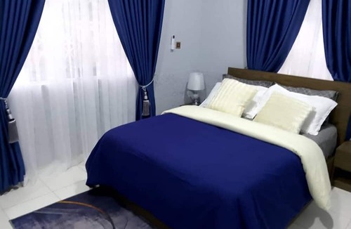 Adentan Apartment | Adenta-accra - 3 Beds - Sleeps 6 - Private Parking