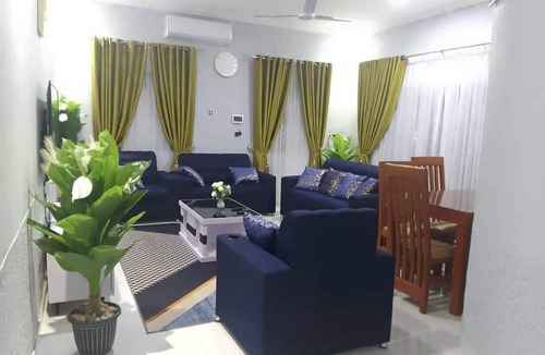 Adentan Apartment | Adenta-accra - 3 Beds - Sleeps 6 - Private Parking