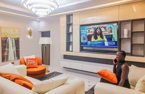 Sekondi-Takoradi Apartment | Fully-service modern lux 2-bedroom apartment with rooftop swimming pool and bar