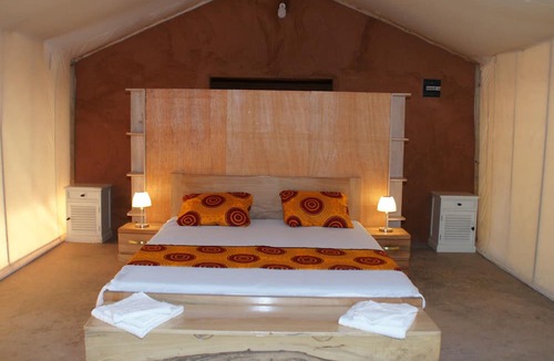 Kuntanse Cabin | Lodge Hummingbird - Lake Bosomtwe