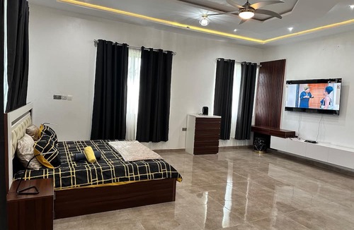 Kumasi Villa | Nanani Luxury Villa - Kumasi