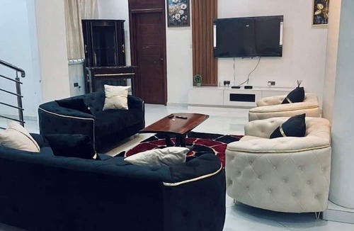 Kumasi Villa | Nanani Luxury Villa - Kumasi