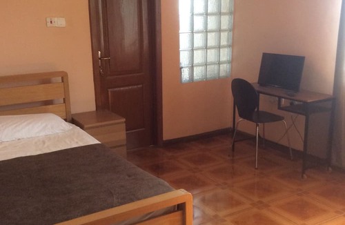 Adenta House | Room-ghouse Room B Ideal For Friends fam