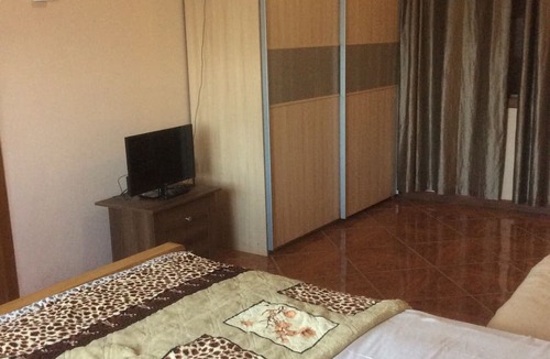 Adenta House | Room-ghouse Room C Ideal For Friends fam