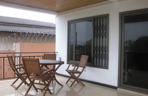 Adenta House | Room-ghouse Room D Ideal For Friends fam
