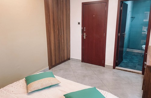 North Ridge House | Budget-friendly Hotel in the heart of the city!