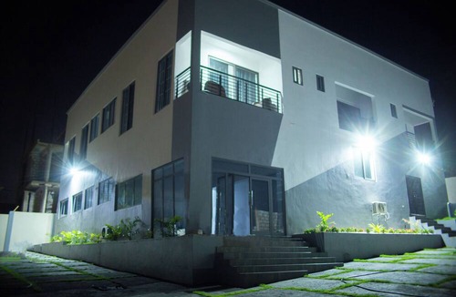 North Legon Hotel | L57 SUITES