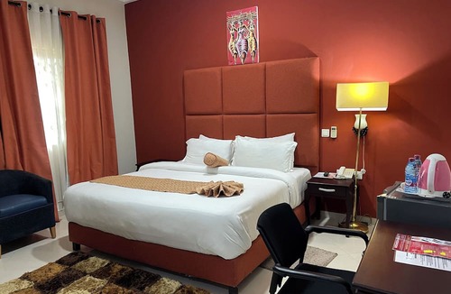 Ho Hotel | African Hill Resort