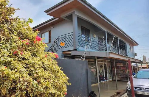 Nungua Bed & Breakfast | Beautiful Cozy 2 Bed Near Highway