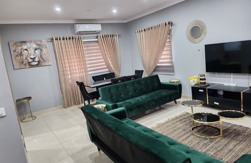 Nungua Apartment | Spacious Luxury 3Bed Hse in Tema Netflix