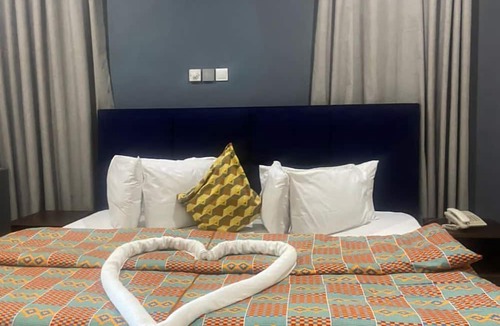 Mile 11 Hotel | ULTIMATE HOTEL