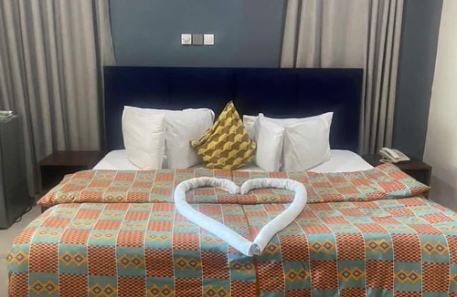 Mile 11 Hotel | ULTIMATE HOTEL