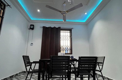 Nungua House | 5 Bedroom House Sleeps 12 -balcony -hired Security