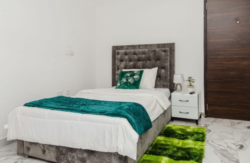 Oyibi House | Sunrise Cave Guest House