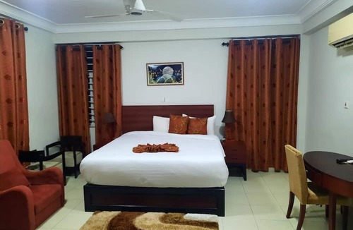 Sekondi-Takoradi Hotel | EFUA ANOAH HOTEL & APARTMENT
