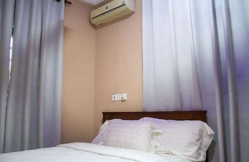 Prampram Bed & Breakfast | Afua Oparebea Courts