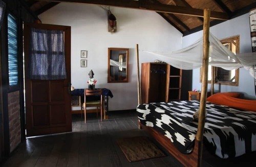 Busua Hotel | FANTAS FOLLY BEACH LODGE