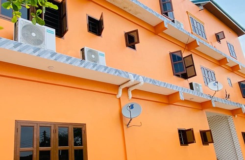 Accra Hotel | Akpe Cultural Center and Hotel