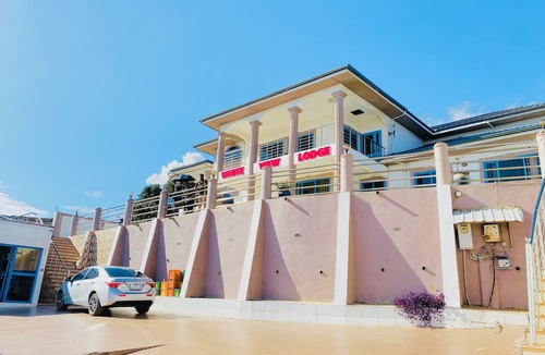 Sekondi-Takoradi Cabin | Luxurious Ten-Bedroom Lodge Apartment