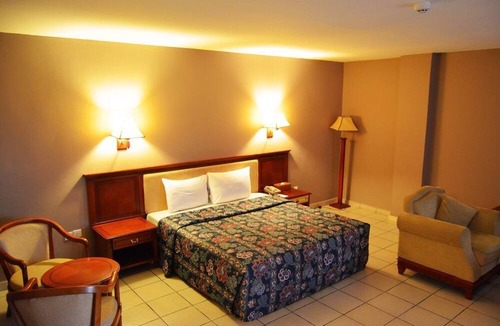 Accra Hotel | Mensvic Grand Hotel