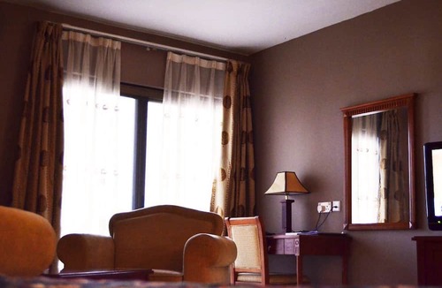 Accra Hotel | Mensvic Grand Hotel