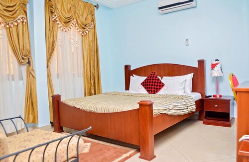 Adentan Hotel | Bethel Heights Hotel