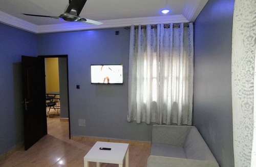 Lome Hotel | Royal Blue Guest House, Lomé Togo.