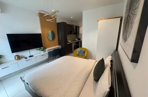 Osu Apartment | Red Apple Haven