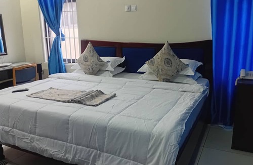 Kumasi Hotel | Monsoon Hotel Ltd