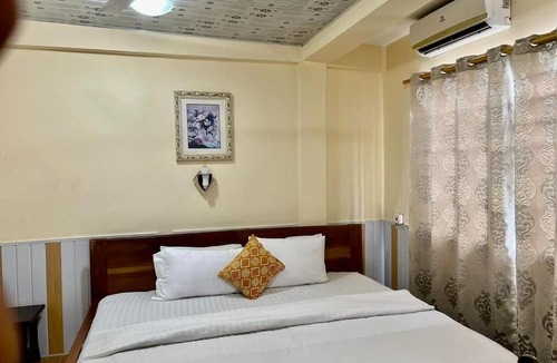 Cape Coast Hotel | Hans Cottage Botel