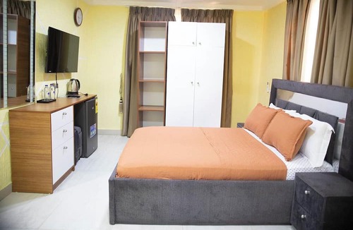 Nungua Hotel | Eves Hills Hotel