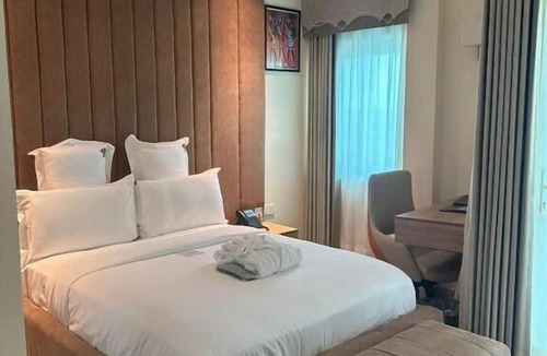 Akyinim Hotel | THE GROVE ESSIPONG BEACH RESORT
