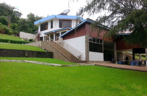 Kuntanse Hotel | Paradise Resort, Lake Bosomtwe
