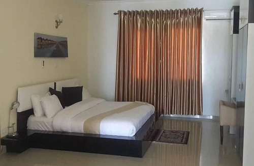 Kumasi Hotel | Crystal Rose Ambassador Hotel