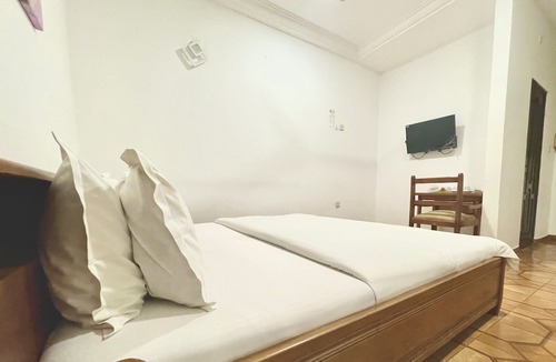 Sakumono Hotel | Crown Premier Hotel