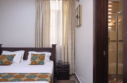 Accra Hotel | The Highbridge Guest Lodge