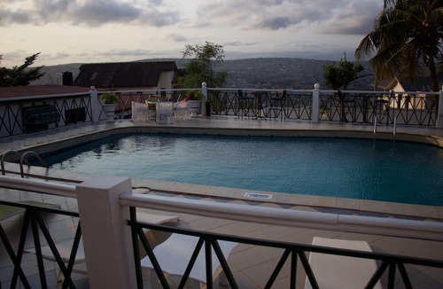 Mallam Hotel | Hill View Hotel McCarthy Hills