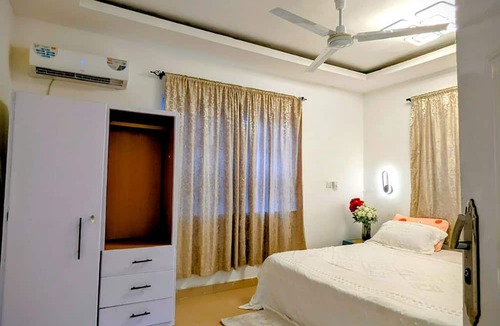 Sakumono Apartment | Paris homestay