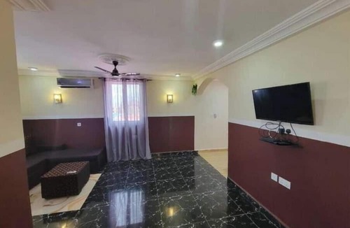 Pokuase Apartment | Lovely Exctv Apartment with Water Heater @Pokuasi